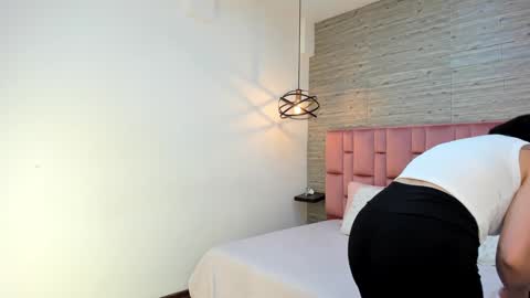 Sarah Deyvis online show from January 18, 2025, 2:44 pm