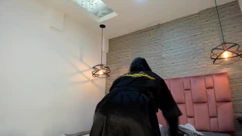 Sarah Deyvis online show from February 17, 2025, 8:26 pm