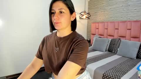 Sarah Deyvis online show from February 25, 2025, 5:36 pm