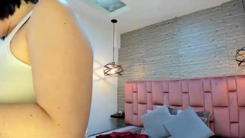 Sarah Deyvis online show from March 5, 2025, 9:26 pm