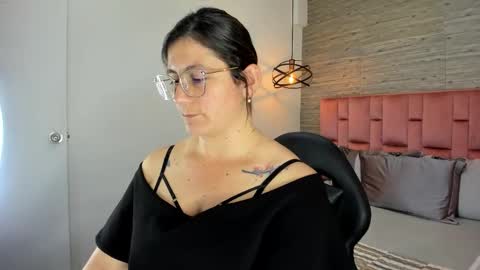 Sarah Deyvis online show from October 22, 2025, 4:18 pm