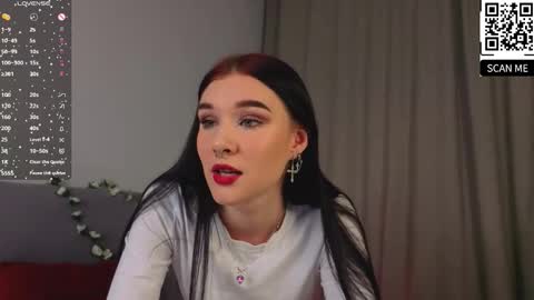 Snapshot of sarahhunny chatting on September 28, 2025, 10:15 pm Sarah  online show from September 28, 2025, 10:15 pm