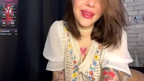 Snapshot of sarahhunnye chatting on March 25, 2026, 12:49 am Sarah online show from March 25, 2026, 12:49 am