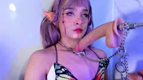 Snapshot of sarahi_camila chatting on February 20, 2026, 5:15 am online show from February 20, 2026, 5:15 am