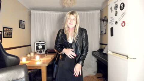 SarahLorraine online show from May 12, 2026, 10:29 pm