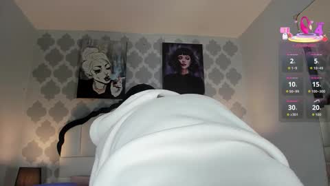 Sarah online show from November 3, 2025, 7:48 pm