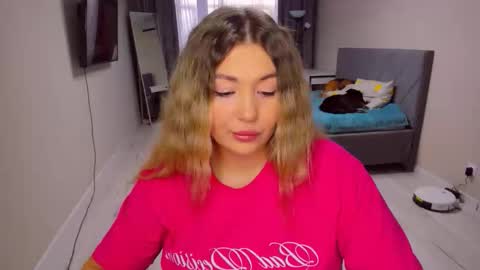 Snapshot of sarahmils chatting on February 11, 2026, 1:49 pm Sarah online show from February 11, 2026, 1:49 pm