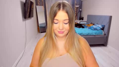 Snapshot of sarahmils chatting on February 19, 2026, 2:46 pm Sarah online show from February 19, 2026, 2:46 pm