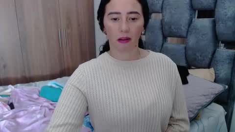 Snapshot of sarahott_1 chatting on January 26, 2025, 10:35 pm Lia online show from January 26, 2025, 10:35 pm