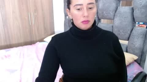 Snapshot of sarahott_1 chatting on January 31, 2025, 7:18 pm Lia online show from January 31, 2025, 7:18 pm