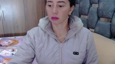 Snapshot of sarahott_1 chatting on February 11, 2025, 12:37 pm Lia online show from February 11, 2025, 12:37 pm