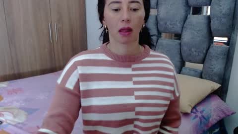 Snapshot of sarahott_1 chatting on February 14, 2025, 12:36 pm Lia online show from February 14, 2025, 12:36 pm