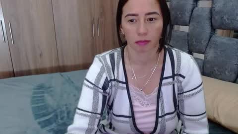 Snapshot of sarahott_1 chatting on March 7, 2025, 12:34 pm Lia online show from March 7, 2025, 12:34 pm