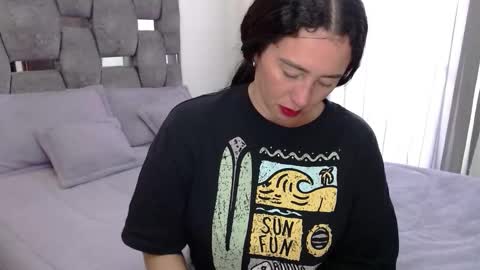 Snapshot of sarahott_1 chatting on September 9, 2025, 7:57 pm Lia online show from September 9, 2025, 7:57 pm