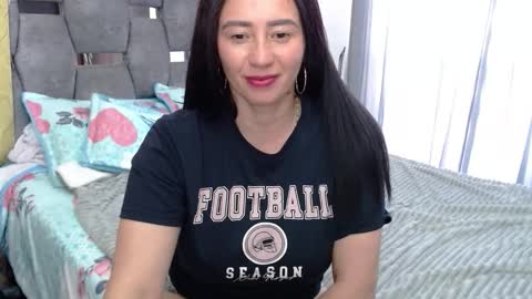 Snapshot of sarahott_1 chatting on September 25, 2025, 9:18 pm Lia online show from September 25, 2025, 9:18 pm