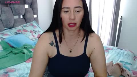 Snapshot of sarahott_1 chatting on September 29, 2025, 8:24 pm Lia online show from September 29, 2025, 8:24 pm