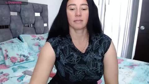 Snapshot of sarahott_1 chatting on October 15, 2025, 4:18 pm Lia online show from October 15, 2025, 4:18 pm