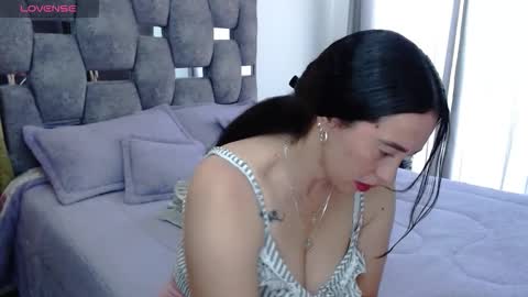 Snapshot of sarahott_1 chatting on October 27, 2025, 3:05 pm Lia online show from October 27, 2025, 3:05 pm