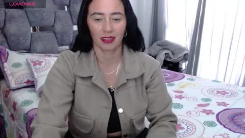 Snapshot of sarahott_1 chatting on October 30, 2025, 7:36 pm Lia online show from October 30, 2025, 7:36 pm