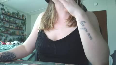 Sarah online show from July 15, 2026, 9:31 pm