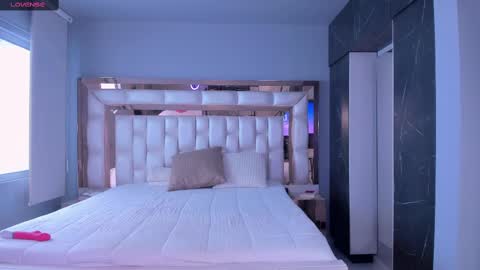 Sarah online show from March 12, 2025, 6:33 pm