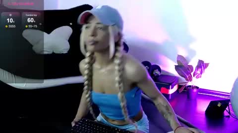 sarahraiynex online show from June 11, 2026, 10:13 am