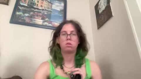 Snapshot of sarahsmilesxo chatting on May 25, 2026, 10:16 pm Sarah Smiles online show from May 25, 2026, 10:16 pm