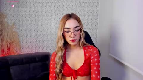 Snapshot of sarajonesxxx chatting on December 2, 2025, 4:02 pm Sara jones online show from December 2, 2025, 4:02 pm