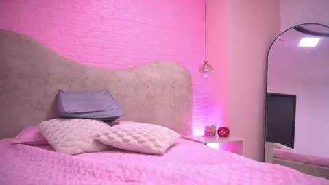 Sara  online show from April 16, 2026, 11:55 am