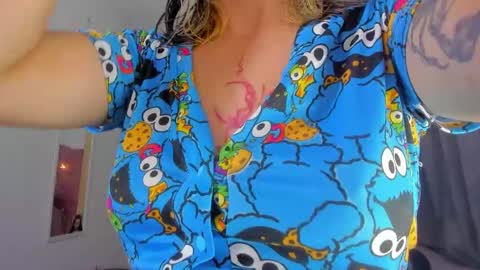 sara  online show from January 13, 2025, 1:02 am