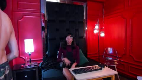 Snapshot of saranaomy_ chatting on November 8, 2025, 3:18 am Sara and Edward online show from November 8, 2025, 3:18 am