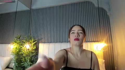 Sara   online show from November 10, 2025, 10:53 pm