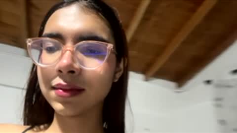 sarasaenz999 online show from March 1, 2026, 5:31 am