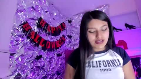 sarastonesx online show from October 25, 2025, 8:00 am