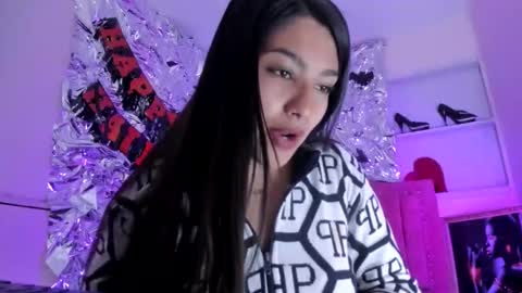 sarastonesx online show from November 2, 2025, 12:18 pm