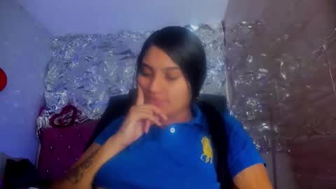 sarastonesx online show from March 31, 2026, 12:01 am