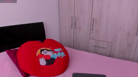 Snapshot of sarasweet_4 chatting on June 10, 2026, 3:11 pm Sara online show from June 10, 2026, 3:11 pm
