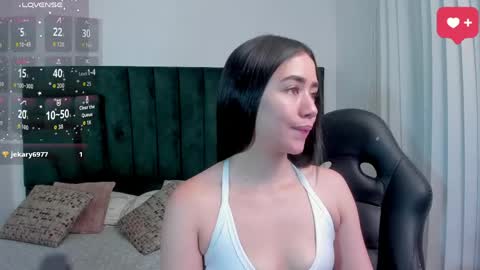 Snapshot of sarawagner_ chatting on April 12, 2026, 12:15 am online show from April 12, 2026, 12:15 am