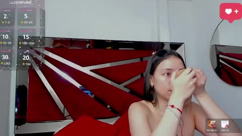Snapshot of sarawagner_ chatting on May 12, 2026, 12:52 am online show from May 12, 2026, 12:52 am