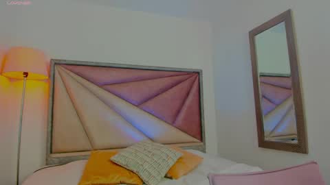 Snapshot of sarawagner_ chatting on May 18, 2026, 12:07 am online show from May 18, 2026, 12:07 am