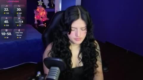 Sari  online show from December 22, 2025, 9:12 pm