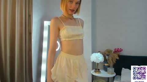 Snapshot of sarilit chatting on September 13, 2025, 2:33 am Your Selena 3 online show from September 13, 2025, 2:33 am