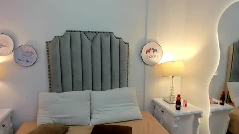 sarit_ online show from May 1, 2026, 11:48 am