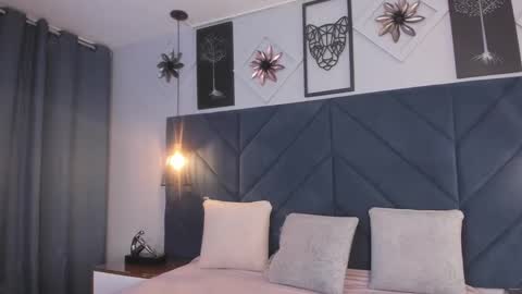 Sara  online show from January 12, 2025, 3:28 am