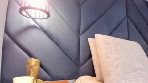 Sara  online show from November 14, 2025, 8:57 am