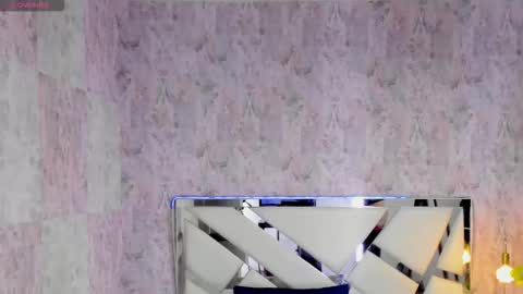 sarah online show from November 17, 2025, 8:03 pm