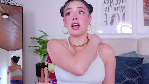 Snapshot of saritabratz chatting on December 14, 2025, 9:30 pm Sara online show from December 14, 2025, 9:30 pm