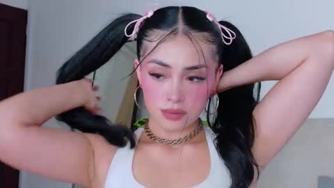 Snapshot of saritabratz chatting on January 14, 2026, 8:47 pm Sara online show from January 14, 2026, 8:47 pm