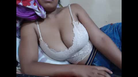 saronette online show from January 8, 2025, 10:37 am