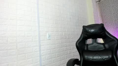 Snapshot of sary_littlesmiles chatting on April 9, 2026, 11:26 am Sary online show from April 9, 2026, 11:26 am